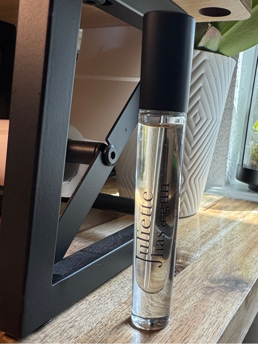 Juliette Has a Gun Powder Love 7.5ml- 0.25oz